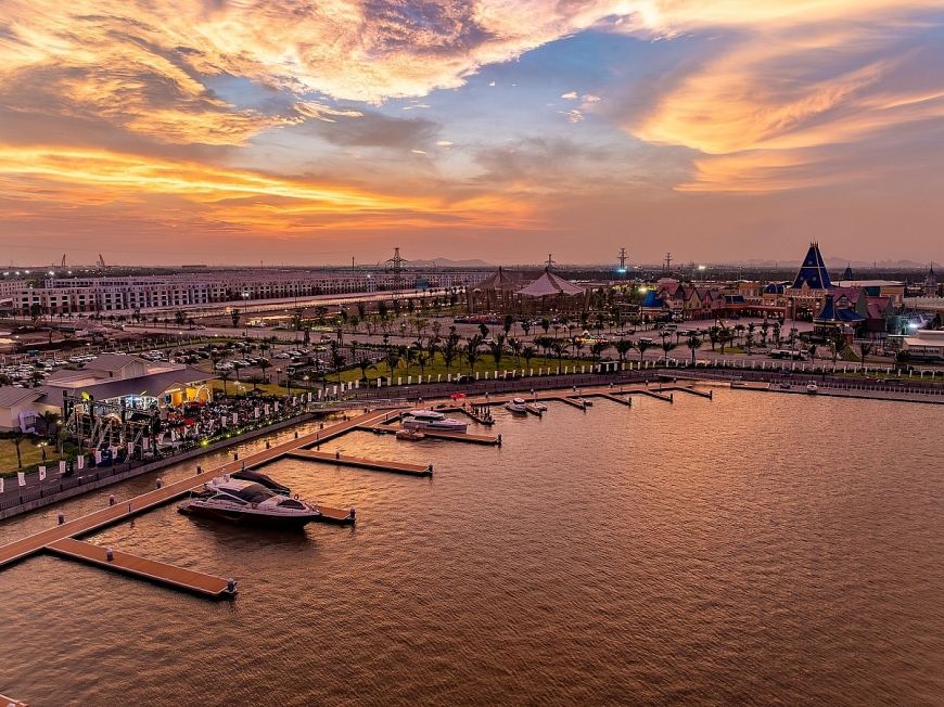 Bến du thuyền cao cấp là đại diện cho hệ thống đường thủy của Vinhomes Royal Island