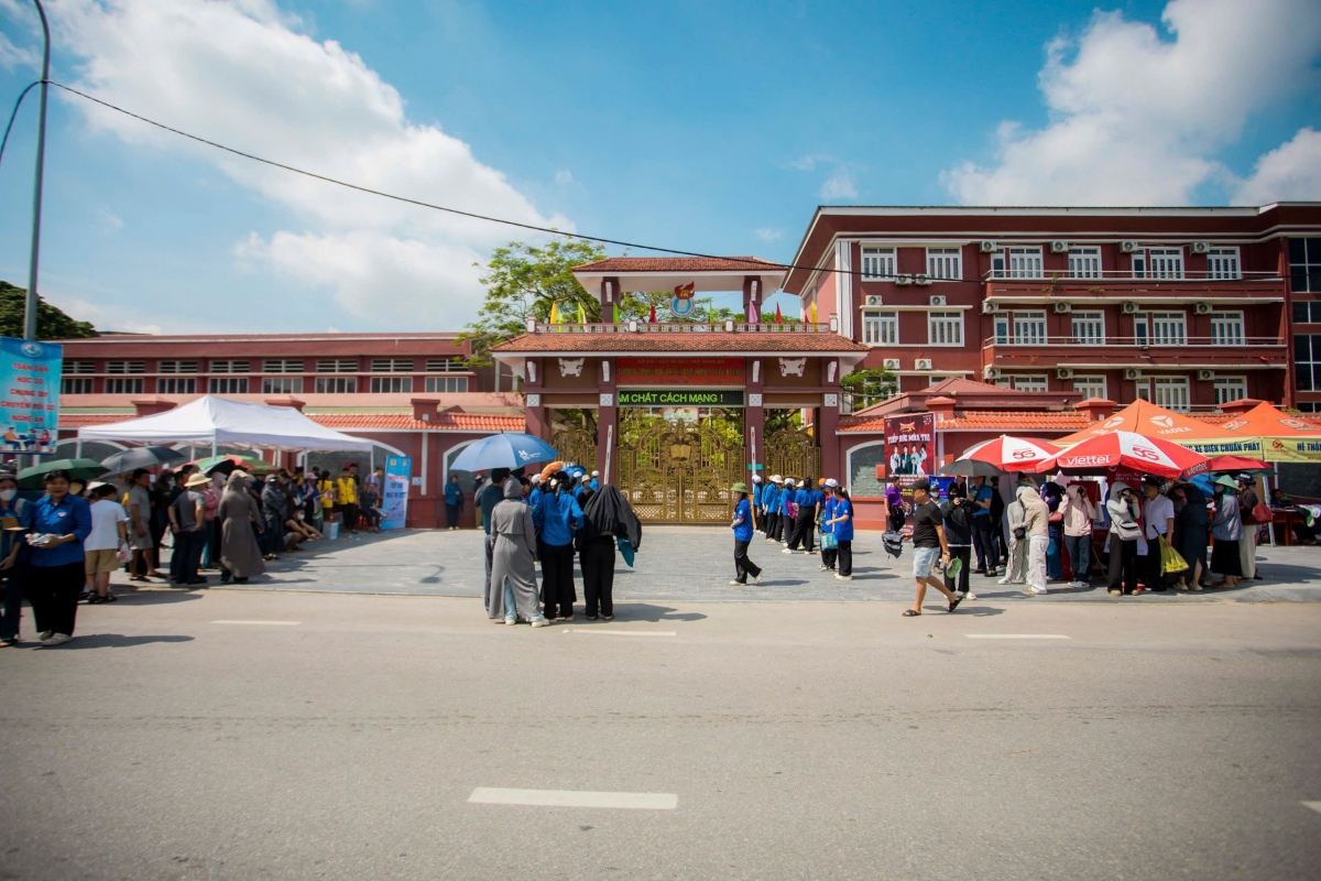 Nghệ An: Hơn 40.000 thí sinh bước vào ngày thi đầu tiên kỳ thi tốt nghiệp THPT năm 2025.