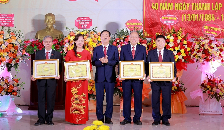 Vinh danh NCT tiêu biểu tham gia xây dựng hệ thống chính trị cơ sở