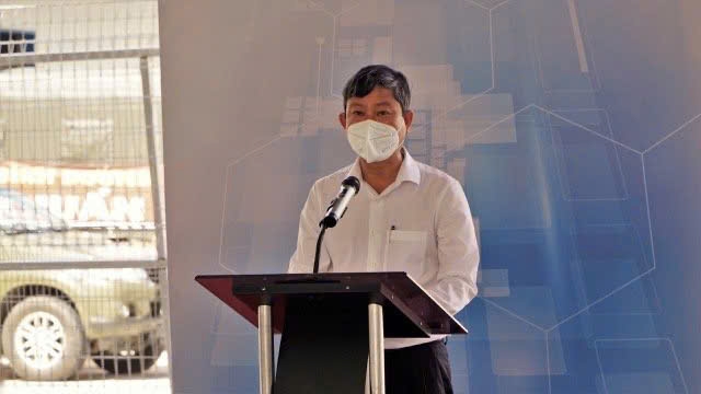 Ông Võ Văn Minh, Chủ tịch UBND tỉnh phát biểu tại Lễ Khánh thành 2 bệnh viện dã chiến thời điểm dịch COVID-19 năm 2021