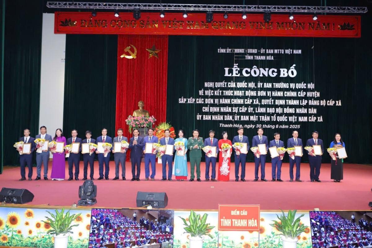 Thanh Hóa công bố các nghị quyết, quyết định của Trung ương, của tỉnh về sắp xếp tổ chức bộ máy và đơn vị hành chính