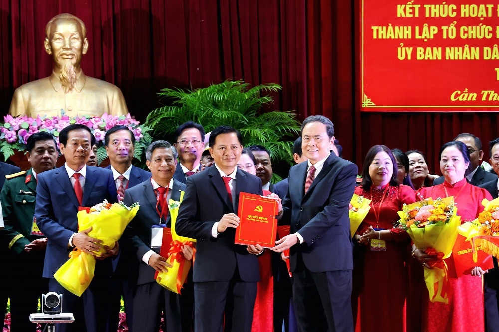 Công bố các Nghị quyết, Quyết định hợp nhất đơn vị hành chính cấp tỉnh, cấp xã tại TP Cần Thơ