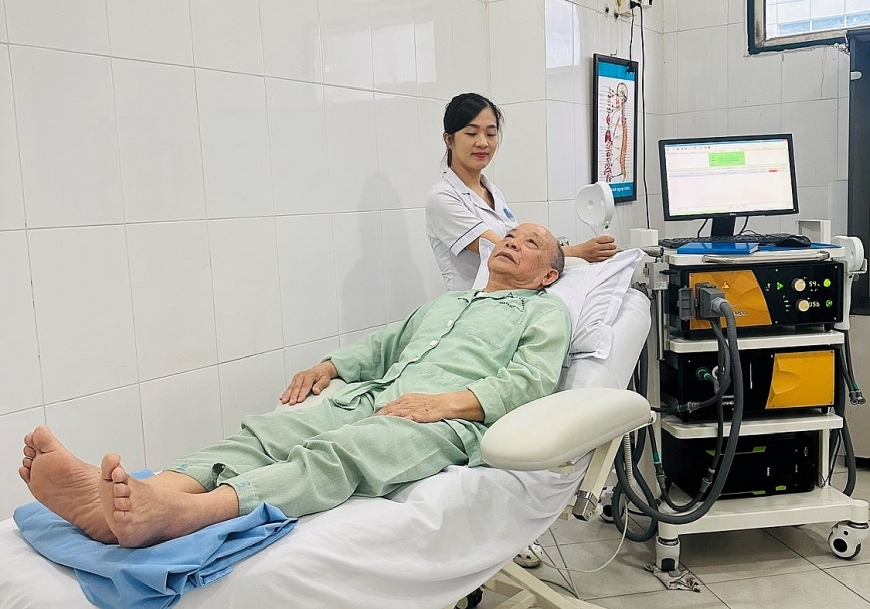 NCT hiện đang được chăm sóc và điều trị sức khoẻ tại  khoa Thần kinh - Bệnh viện Hữu nghị