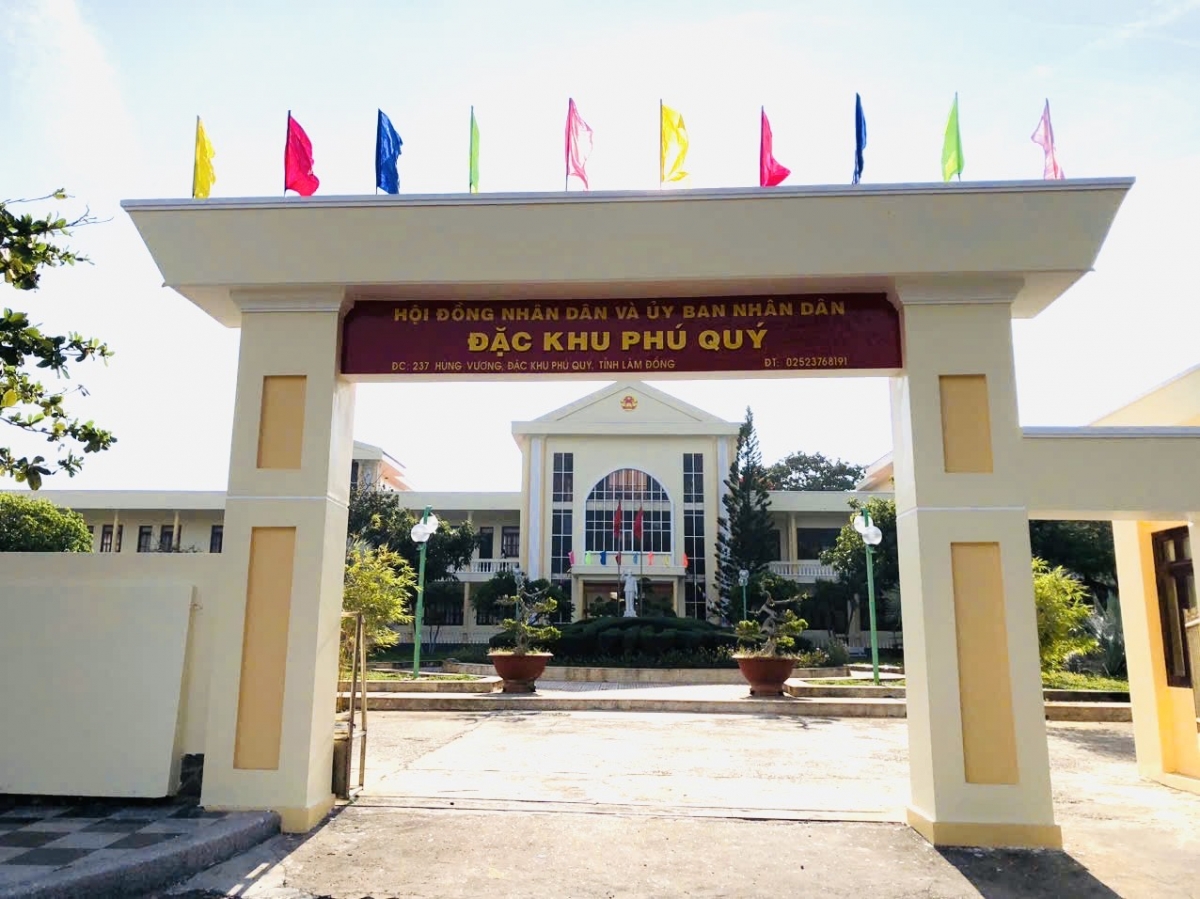 Người cao tuổi  quan tâm đến những quyết sách mới của tỉnh