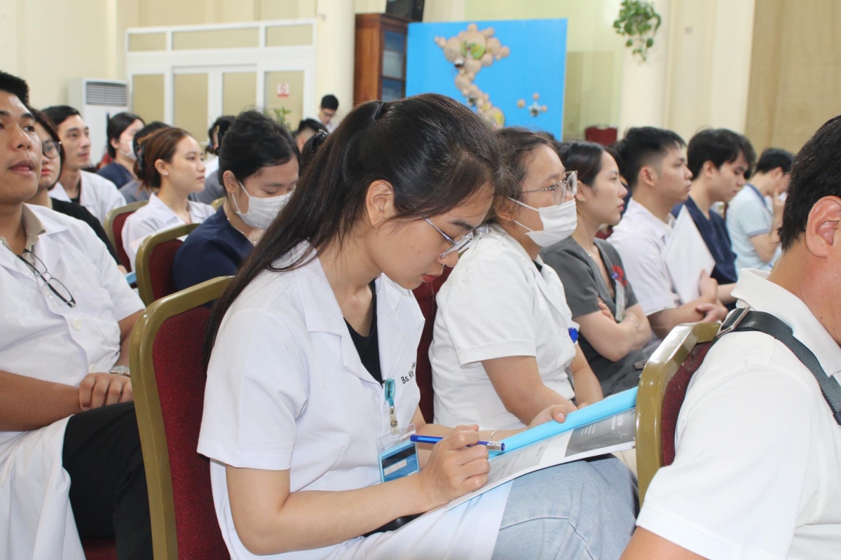 Các đại biểu tham gia Hội nghị Khoa học-