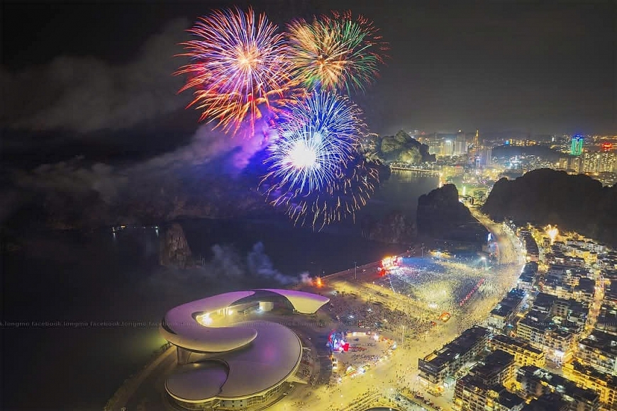 Vịnh Pháo Hoa là điểm “check in” mới nổi bật tại Hạ Long. Ảnh minh hoạ: Nguyễn Tường Cửu Long 