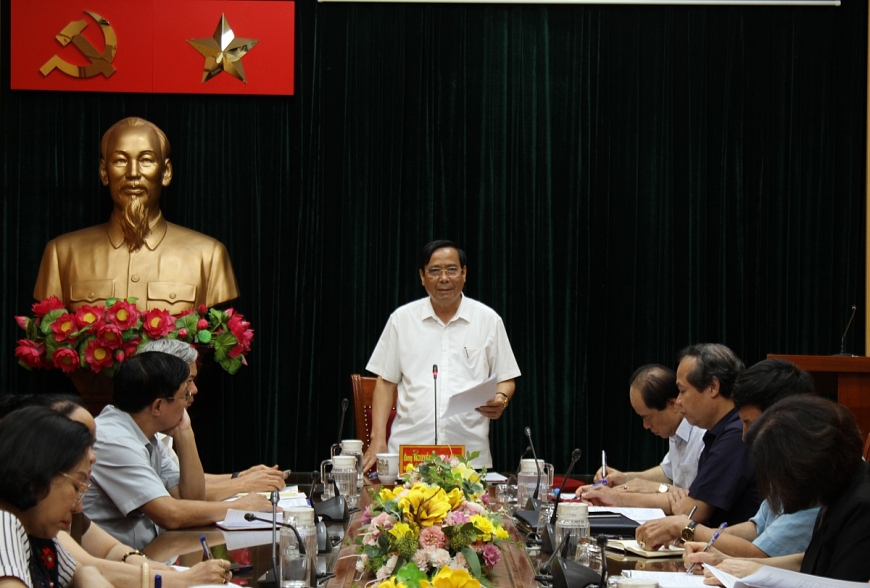 Chủ tịch Nguyễn Thanh Bình chủ trì cuộc họp.