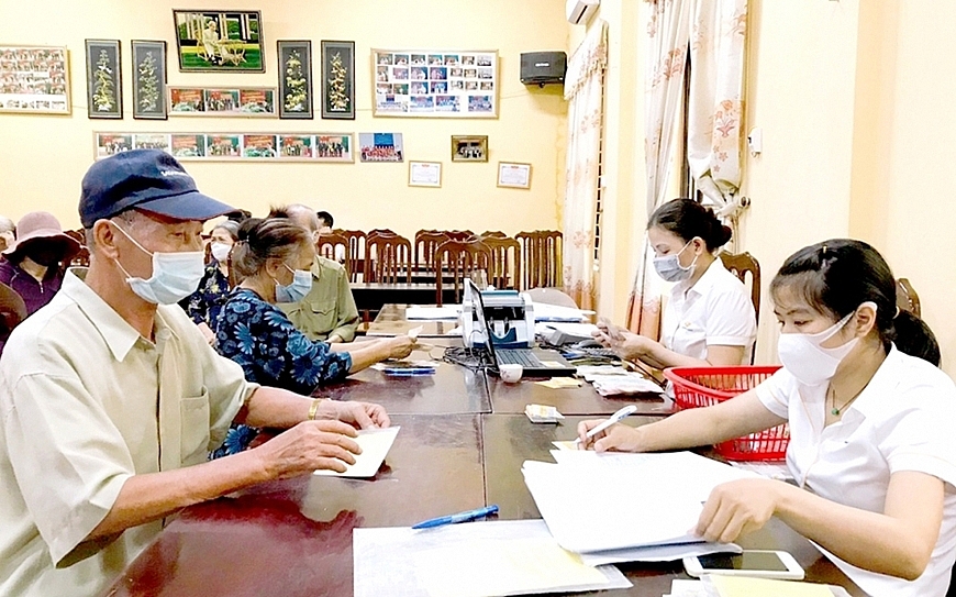 Từ 1/7/2025, người đủ từ 70 tuổi đến dưới 75 tuổi thuộc hộ nghèo, hộ cận nghèo và đáp ứng đủ các điều kiện được hưởng trợ cấp hưu trí.