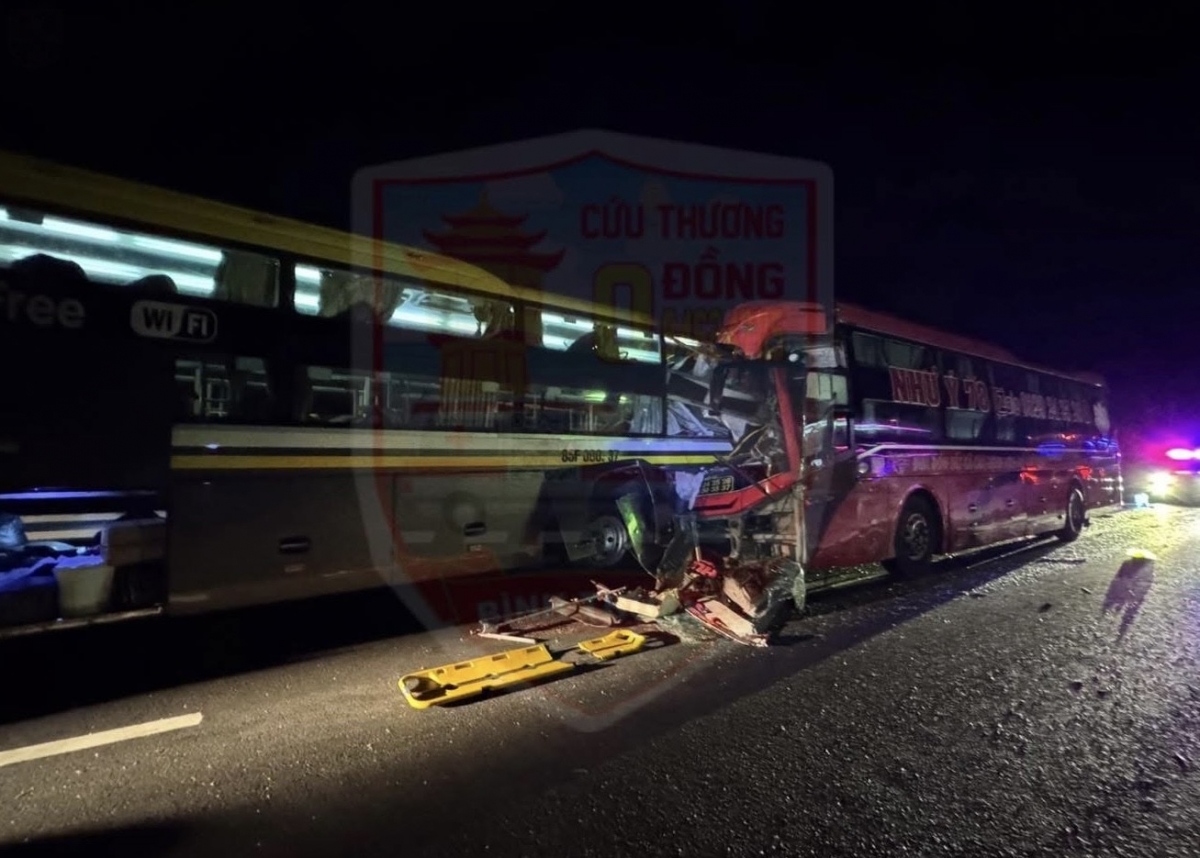 Tai nạn nghiêm trọng trên cao tốc Vĩnh Hảo - Phan Thiết, 3 người tử vong