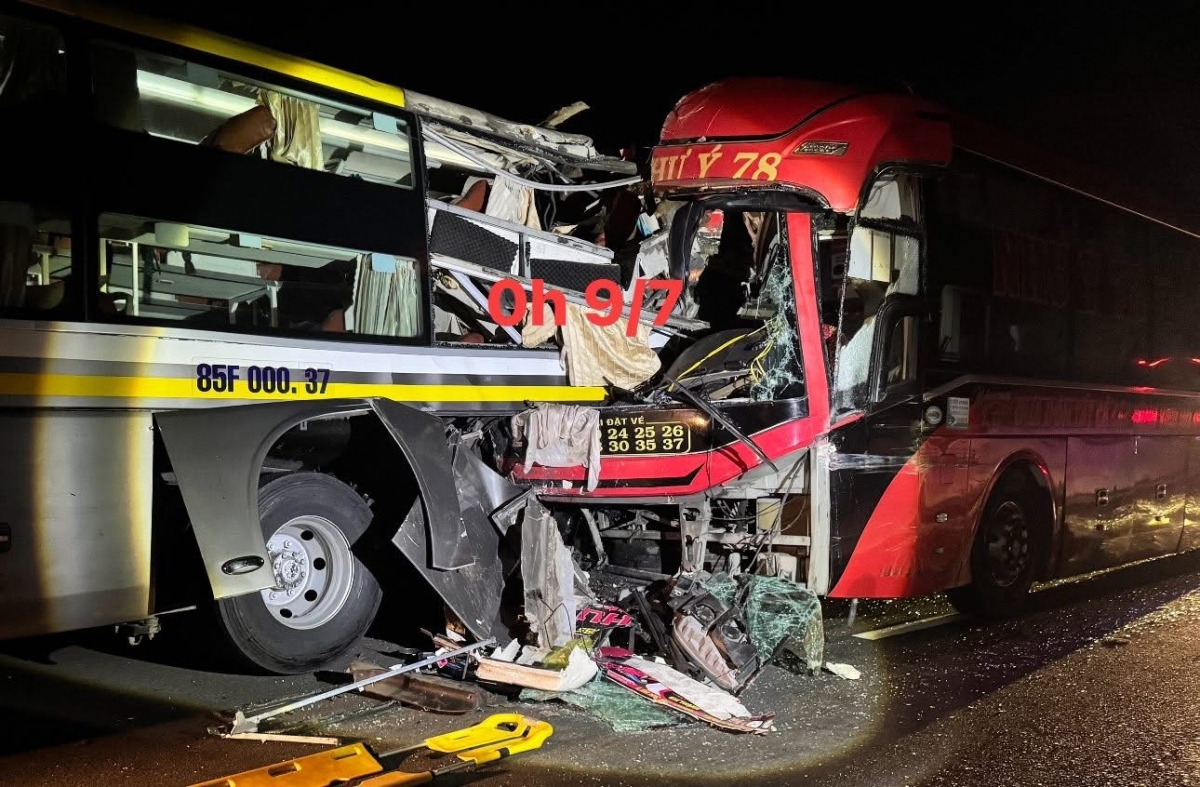 Tai nạn nghiêm trọng trên cao tốc Vĩnh Hảo - Phan Thiết, 3 người tử vong