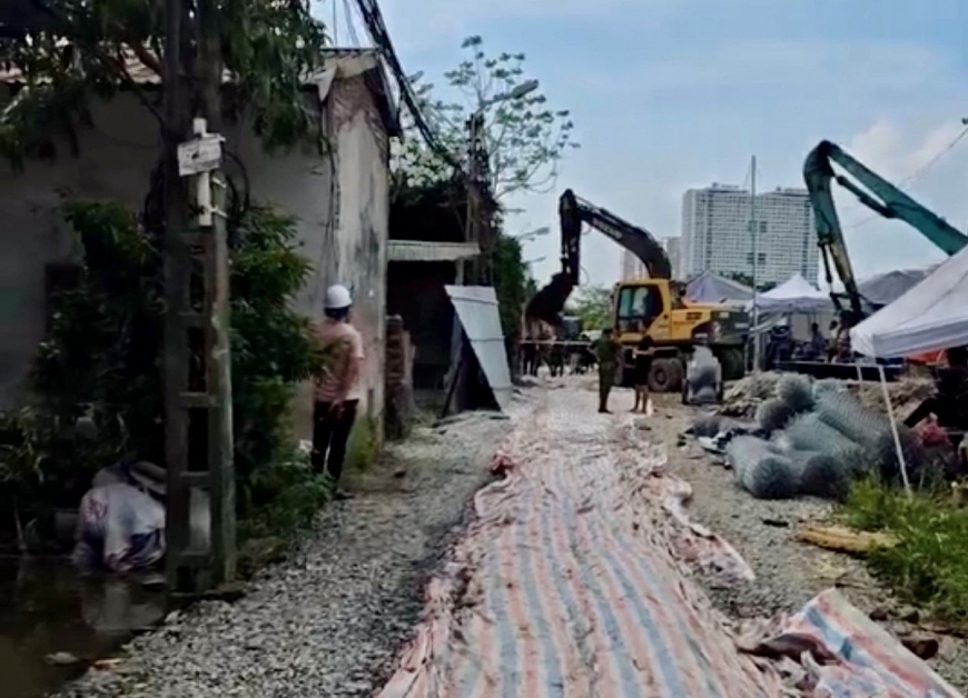 Ngày 19/6/2025, Ban thường trực Ủy ban Trung ương MTTQ Việt Nam có phiếu chuyển đơn số: 421/MTTW-XLĐ chuyển đơn tố cáo gửi Chủ tịch UBND quận Cầu Giấy để xem xét giải quyết.