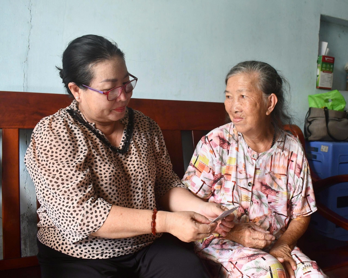 TP. Hồ Chí Minh: Tiếp tục thực hiện chính sách hỗ trợ BHYT, BHXH tự nguyện cho NCT