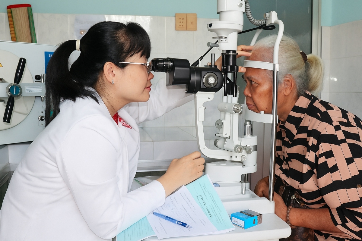 Khám, mổ mắt miễn phí cho NCT tỉnh Đồng Nai