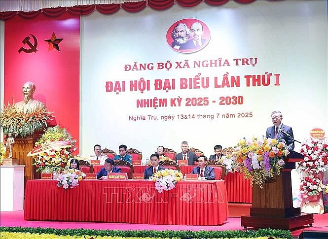 Tổng Bí thư Tô Lâm phát biểu chỉ đạo Đại hội đại biểu Đảng bộ xã Nghĩa Trụ lần thứ nhất, nhiệm kỳ 2025 - 2030. Ảnh: Thống Nhất/TTXVN