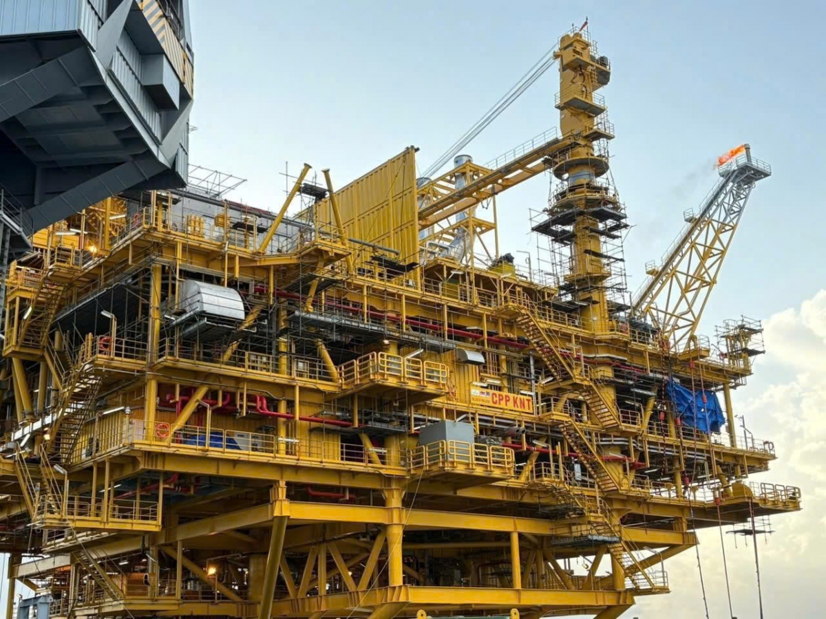 Mỏ Kình Ngư Trắng - Kình Ngư Trắng Nam chính thức đón dòng dầu thương mại đầu tiên