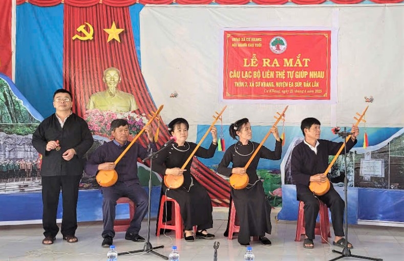 CLB Dưỡng sinh NCT xã Ea Súp biểu diễn văn nghệ chào mừng sự kiện sát nhập 3 xã cũ (là thị trấn Ea Súp, xã Ea Lê và Cư M’lan) thành xã Ea Súp. Dù có thay đổi thì phong trào văn nghệ, dưỡng sinh của NCT vẫn giữ vững và phát huy mạnh hơn.