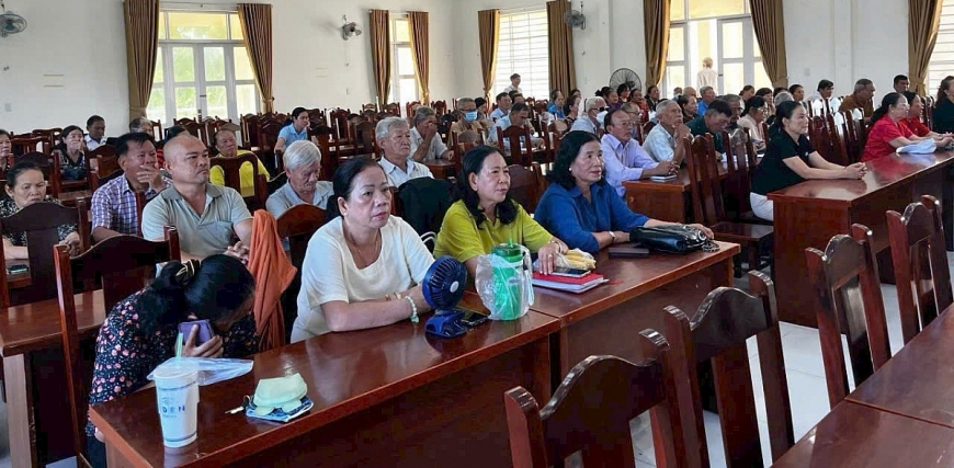 Tập huấn nghiệp vụ cho cán bộ Hội NCT huyện Long Đất trước đây