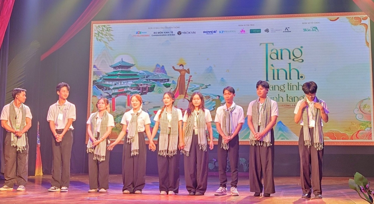 nhóm sinh viên Nón Lá, chuyên ngành Truyền thông và Tổ chức sự kiện, Trường Cao đẳng FPT Polytechnic cơ sở TP. Hồ Chí Minh