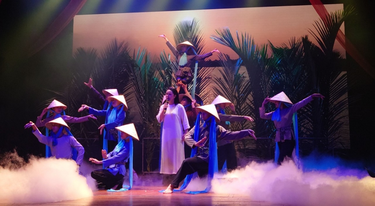 Chương trình nghệ thuật với chủ đề Nồng Nàn Hương Sắc Phương Nam