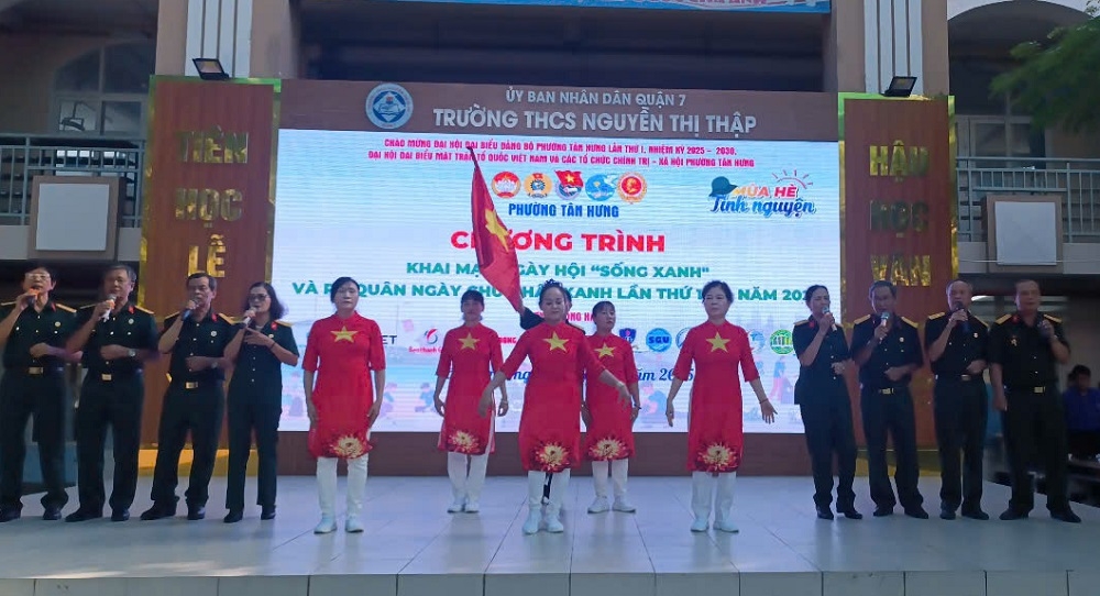 Người cao tuổi phường Tân Hưng lan tỏa tinh thần sống xanh vì tương lai mai sau