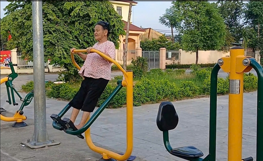 86 tuổi vẫn say mê tập luyện thể dục