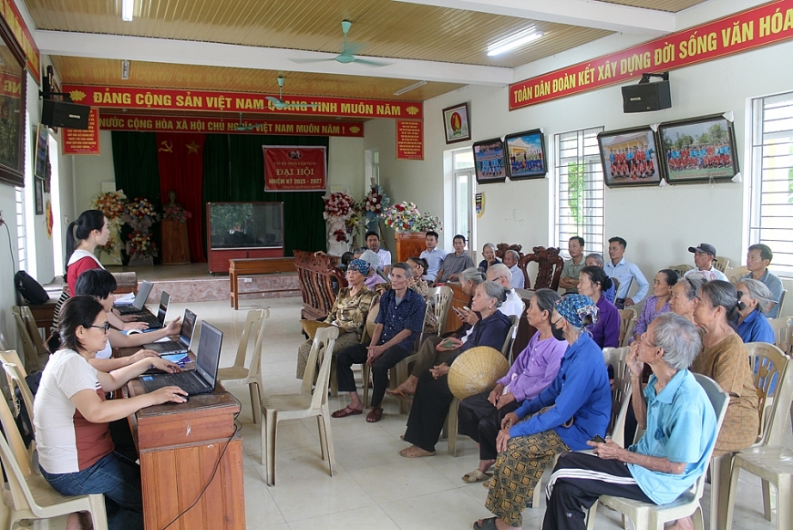 Thanh Hóa: Hỗ trợ NCT làm thủ tục hưởng trợ cấp hưu trí xã hội