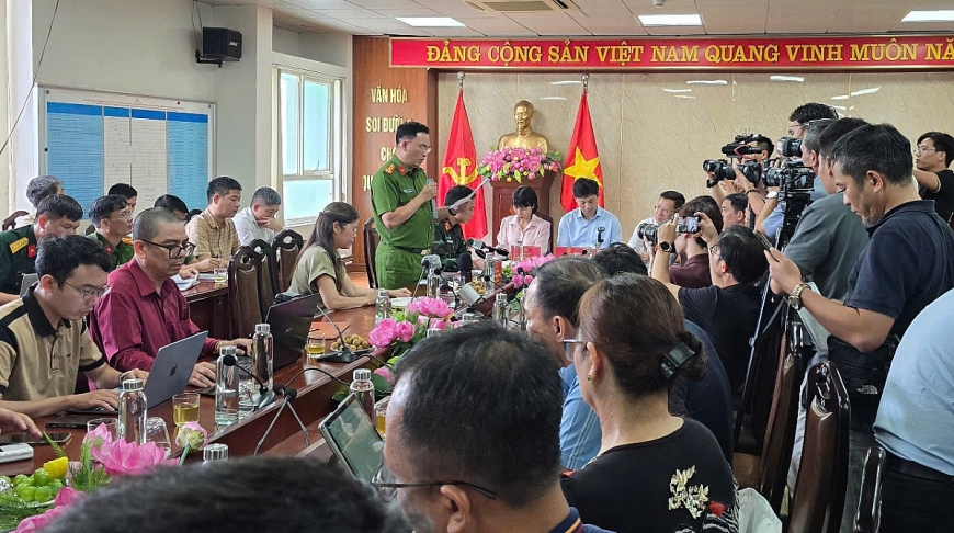 Quảng cảnh buổi họp báo