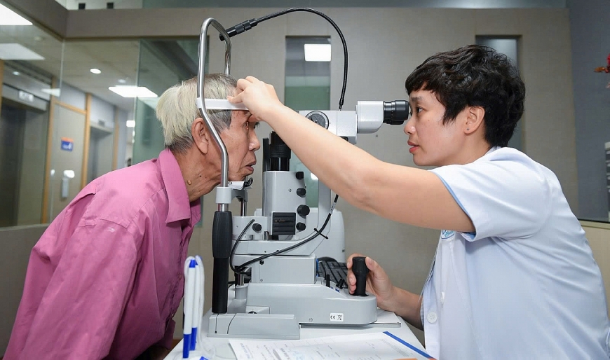 Mang ánh sáng và niềm tin đến những nơi người cao tuổi cần nhất