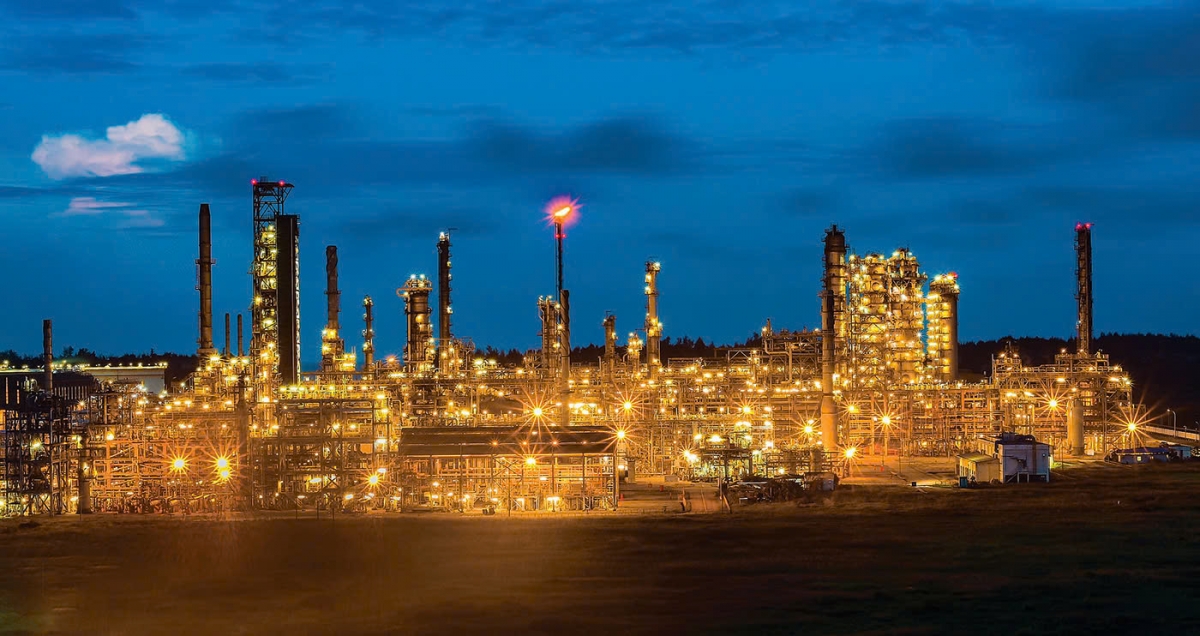 Một góc Nhà máy Lọc dầu Dung Quất về đêm