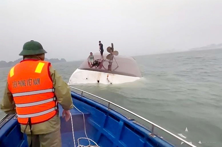 Hiện trường vụ đắm tàu trên khu vực Vịnh Hạ Long