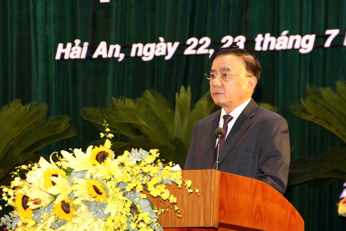 Đồng chí Trần Cẩm Tú - Thường trực Ban Bí thư phát biểu chỉ đạo tại Đại hội Đảng bộ phường Hải An.