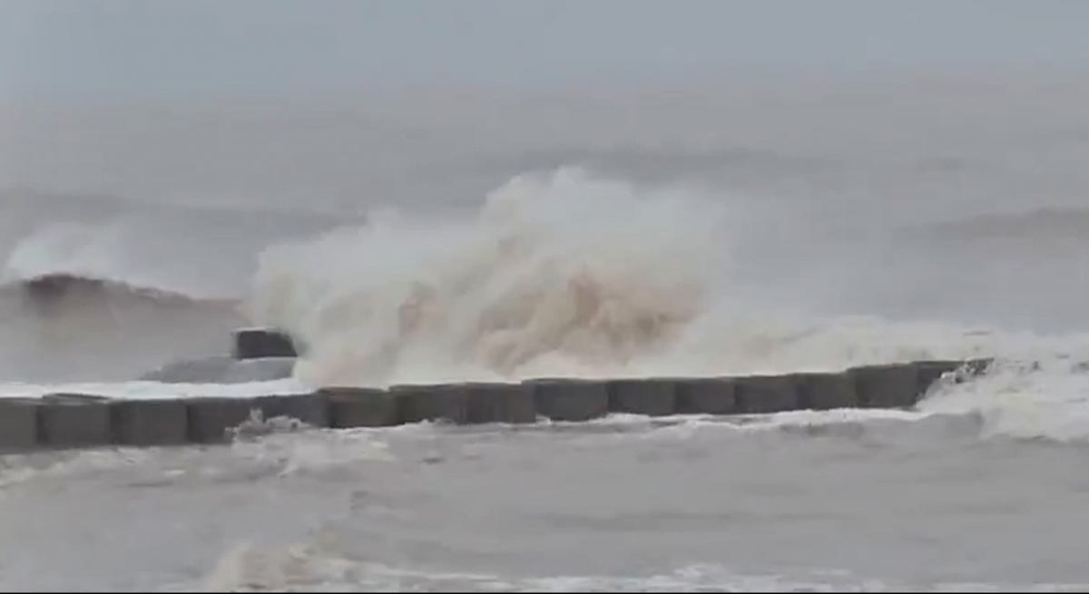 Khu vực đê biển xã Hải Thịnh (Ninh Bình) trước khi bão số 3 đổ bộ