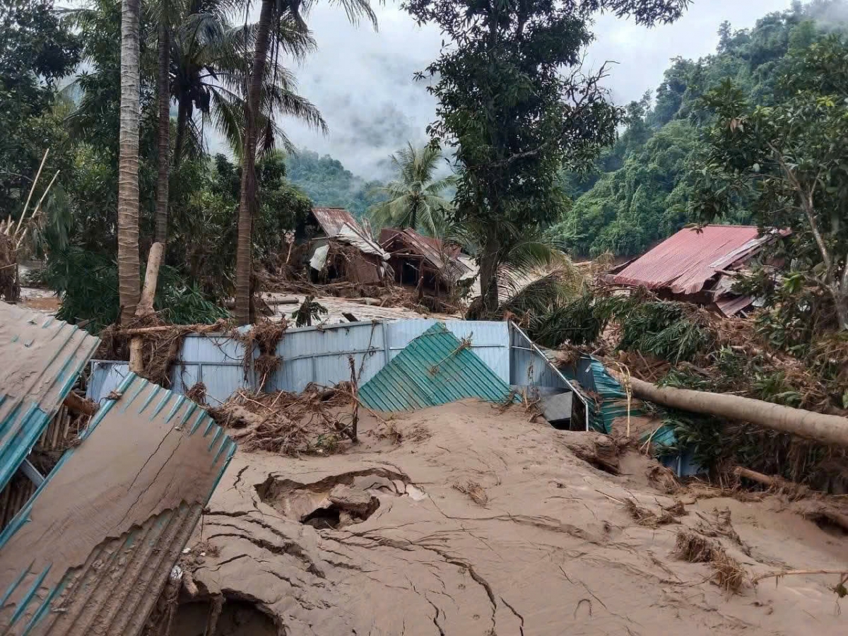 Hoàn lư sau bão đã xóa đi nhiều tài sản, công trình của nhà nước và nhân dân vùng biên giới Nghệ An