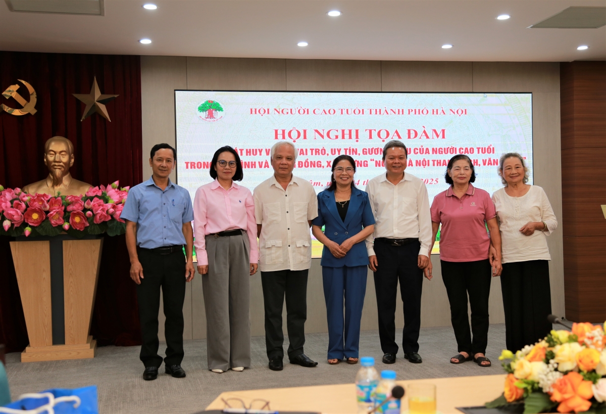 Các đại biểu tham dự Hội nghị