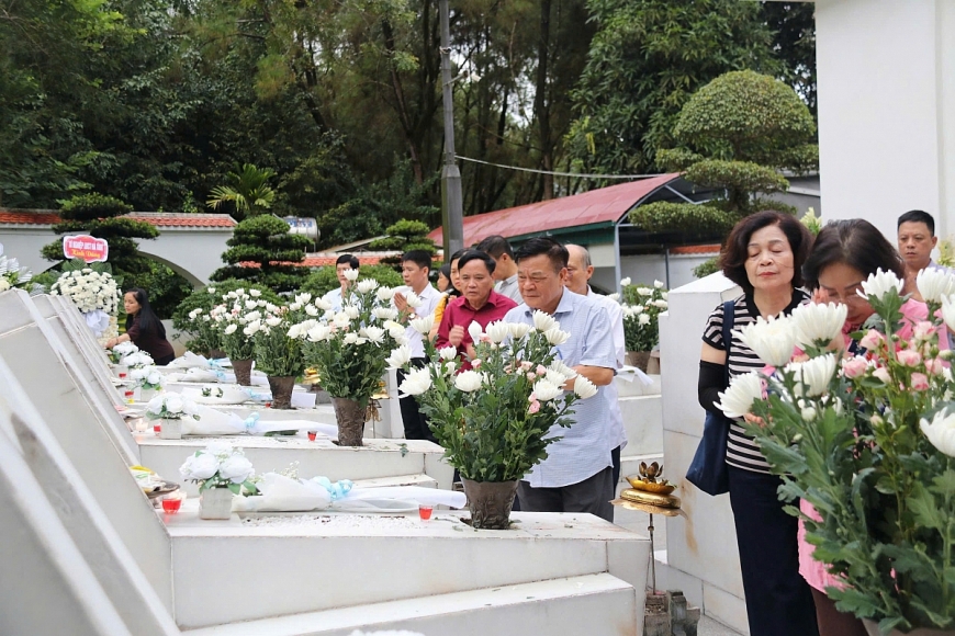 Trung ương Hội Người cao tuổi Việt Nam trao quà tri ân ngày thương binh liệt sỹ