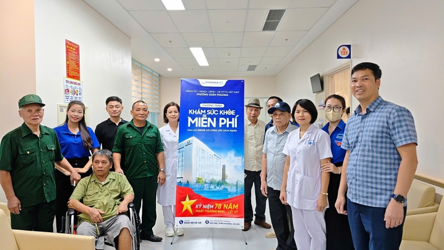 Bệnh viện Đại học Phenikaa khám sức khỏe miễn phí cho người có công và người cao tuổi