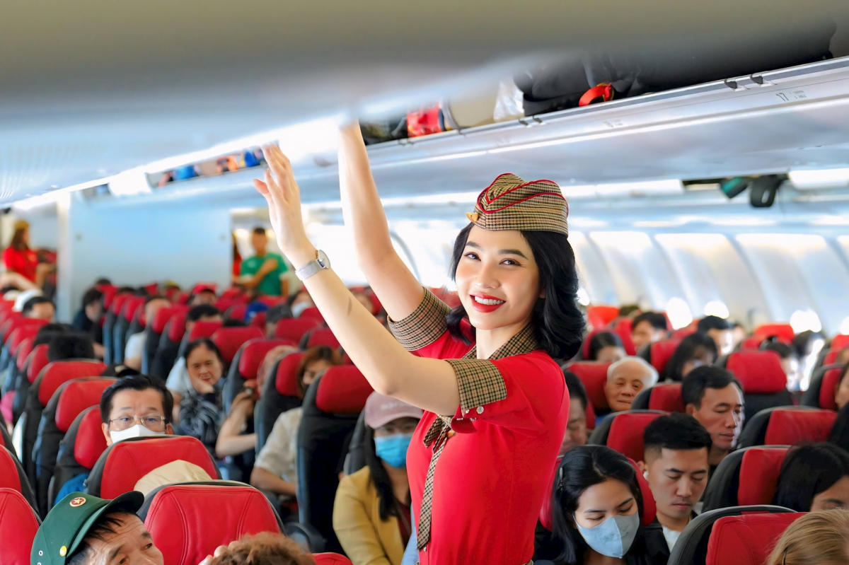 Vietjet mang tới cơ hội bay với chi phí tiết kiệm, linh hoạt, cung cấp đa dạng dịch vụ, đáp ứng mọi nhu cầu tiêu dùng của khách hàng