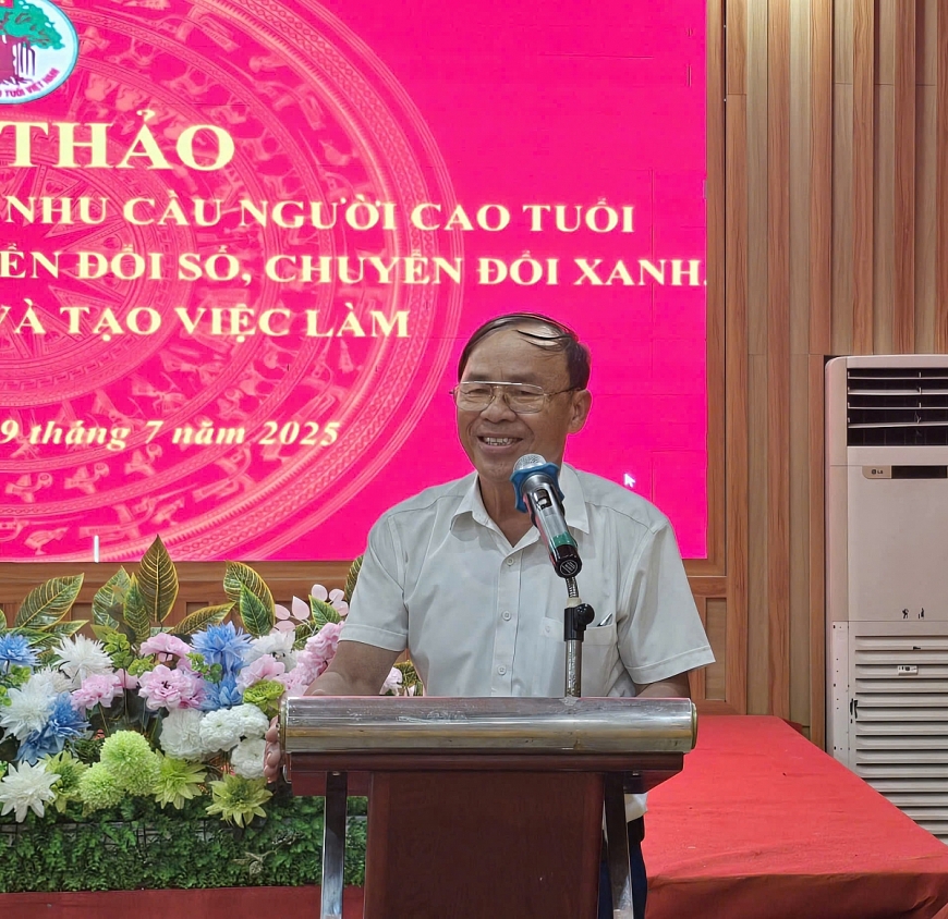 Ông Trần Văn Tân – Giám đốc Hợp tác xã (HTX) Môi trường DVTH Cẩm Vịnh:Người cao tuổi tại địa phương chúng tôi luôn gương mẫu đi đầu, vận động con cháu chuyển đổi xanh trong sinh hoạt và sản xuất