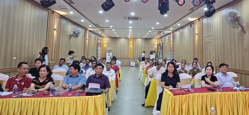 Các đại biểu tham dự hội thảo người cao tuổi tham gia đẩy mạnh chuyển đổi số, chuyển đổi xanh, khởi nghiệp và tạo việc làm