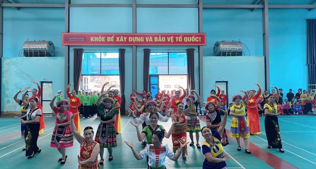 Hội viên Hội NCT thị xã Việt Yên cũ tích cực tham gia các hoạt động văn hoá, văn nghệ