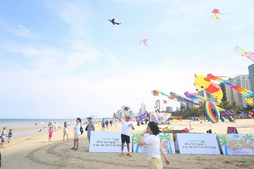 Cho biển xanh thêm yên vui