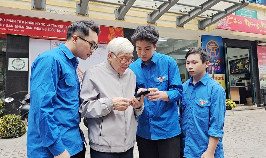 Người cao tuổi tham gia chuyển đối số, chuyển đổi xanh, khởi nghiệp và tạo việc làm