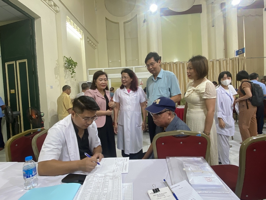 Bệnh viện Đa khoa Đống Đa chăm sóc sức khỏe cho 150 đối tượng chính sách nhân kỷ niệm Ngày Thương binh - Liệt sĩ