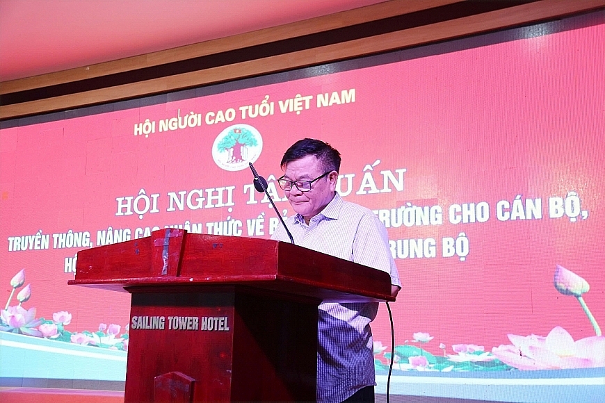 Tập huấn nâng cao nhận thức bảo vệ môi trường cho cán bộ, hội viên Hội NCT các tỉnh Bắc Trung Bộ