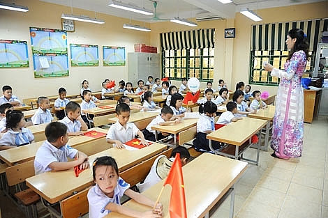 Bé vào lớp 1. Ảnh minh họa: cand.com.vn