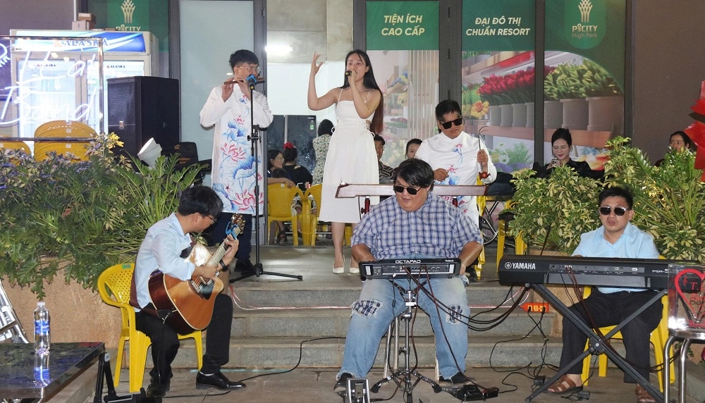 TLai Band: Âm nhạc là ánh sáng - Hành trình đánh thức trái tim