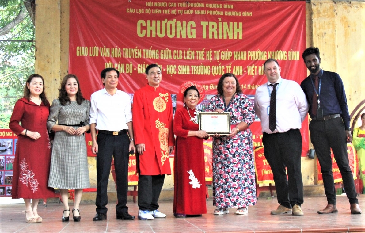 Người cao tuổi Thủ đô gương mẫu xây dựng người Hà Nội thanh lịch, văn minh