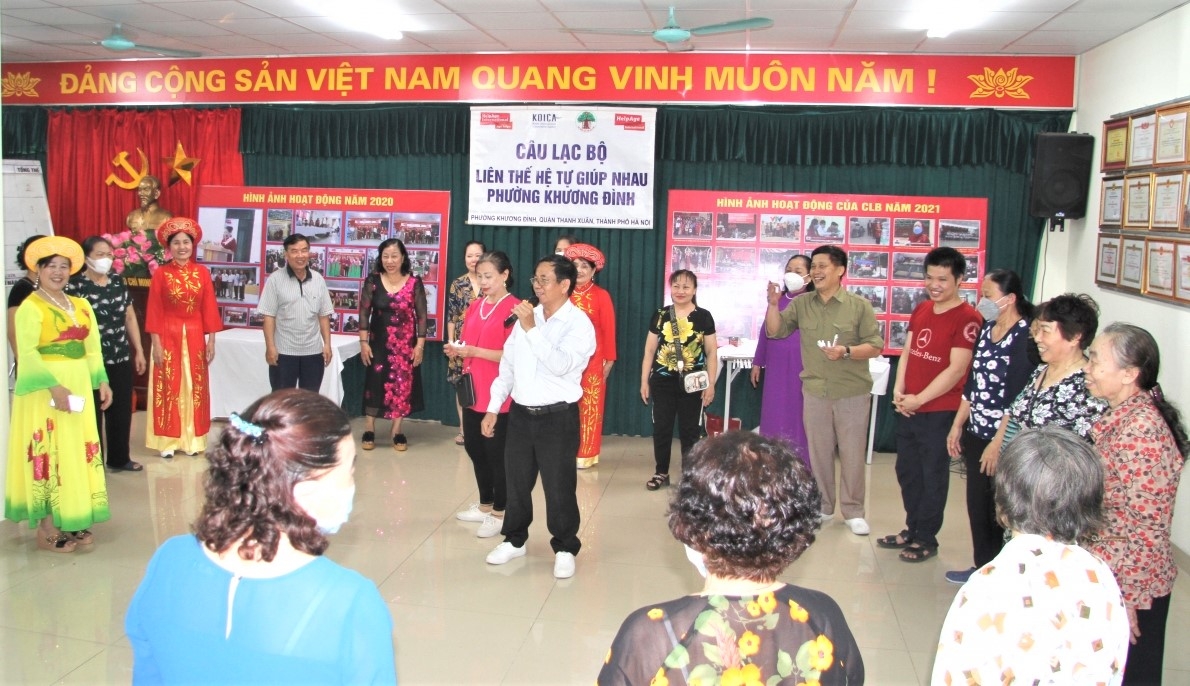 Người cao tuổi Thủ đô gương mẫu xây dựng người Hà Nội thanh lịch, văn minh