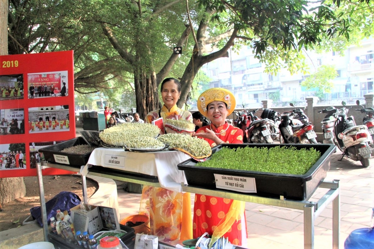 Người cao tuổi Thủ đô gương mẫu xây dựng người Hà Nội thanh lịch, văn minh