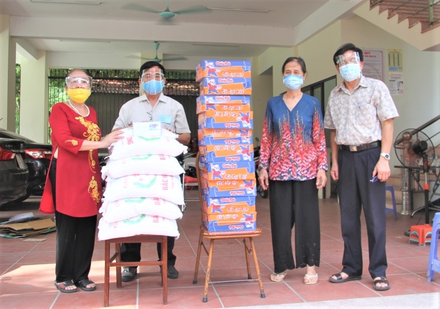 Người cao tuổi Thủ đô gương mẫu xây dựng người Hà Nội thanh lịch, văn minh